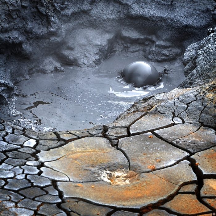 243-G91_7379_Oblast Námafjall - Hverir.jpg